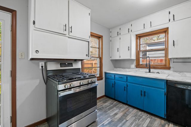 2331 S Dellrose St, Wichita, KS 67218