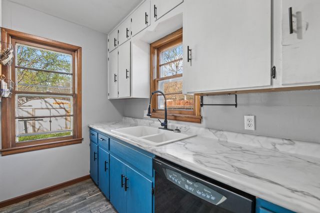 2331 S Dellrose St, Wichita, KS 67218