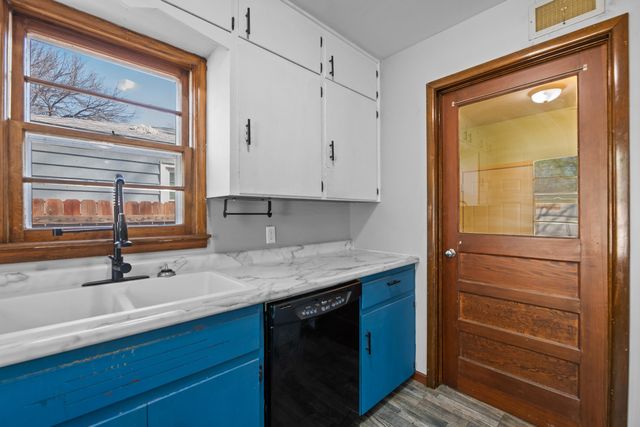 2331 S Dellrose St, Wichita, KS 67218