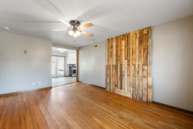 2331 S Dellrose St, Wichita, KS 67218