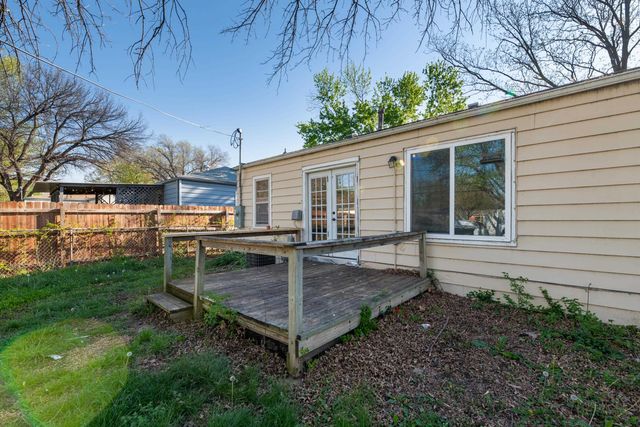 2331 S Dellrose St, Wichita, KS 67218