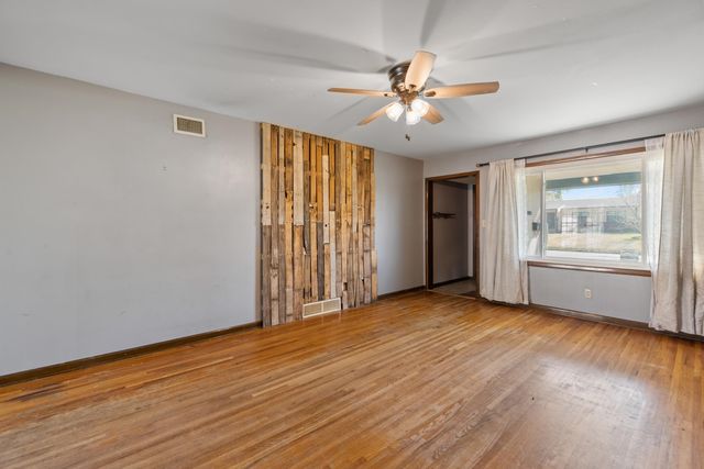 2331 S Dellrose St, Wichita, KS 67218