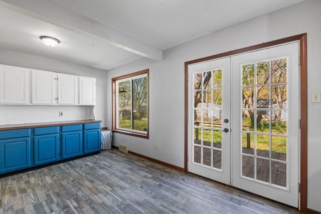 2331 S Dellrose St, Wichita, KS 67218