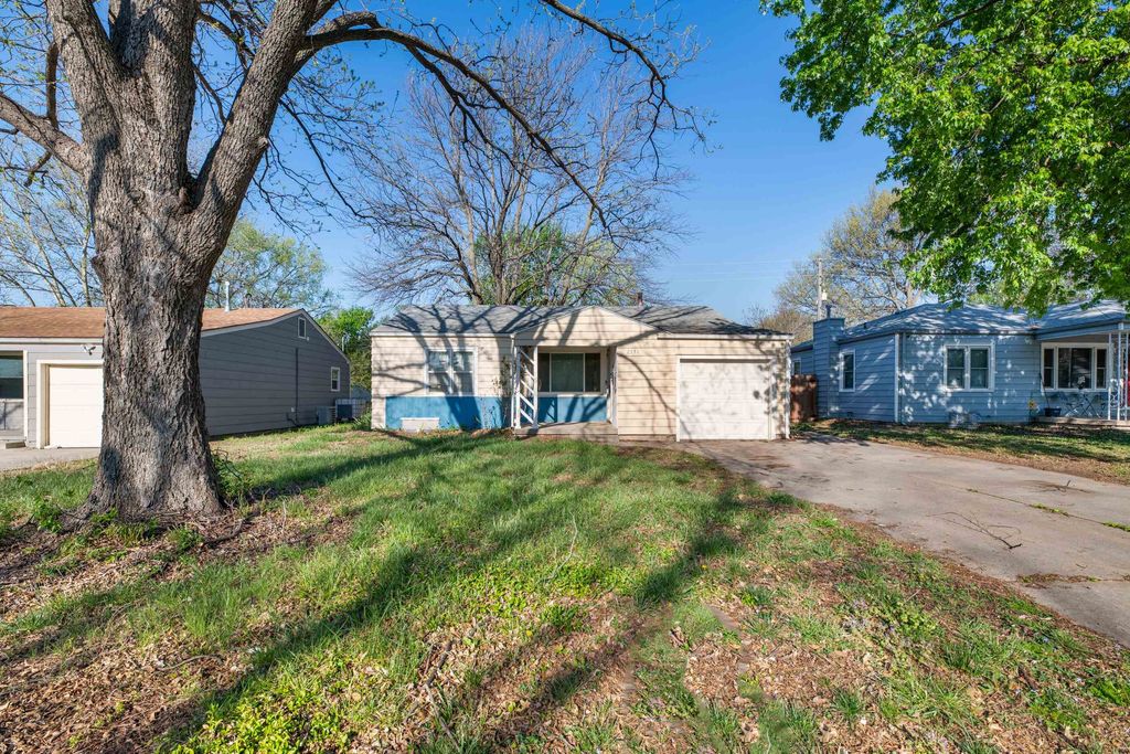 2331 S Dellrose St, Wichita, KS 67218