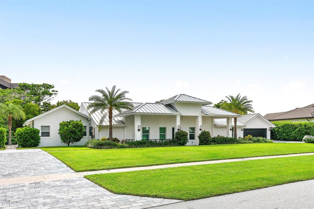 11863 Lake Shore Place, Palm Beach Gardens, FL 33408