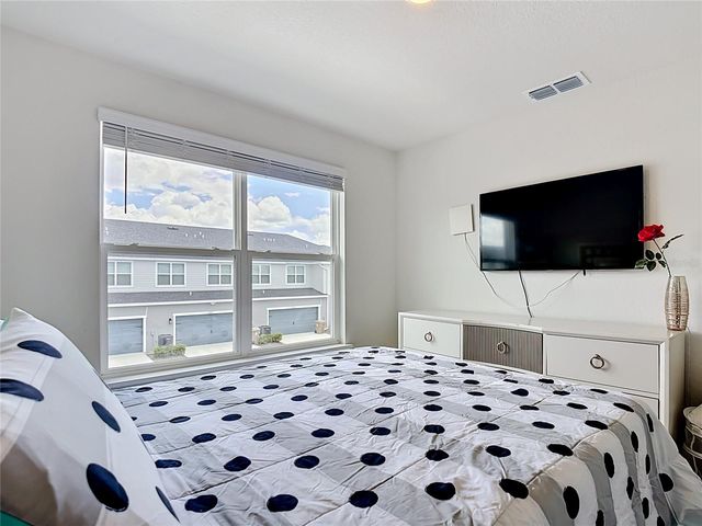 371 CROSSINGS AVENUE, St Cloud, FL 34771