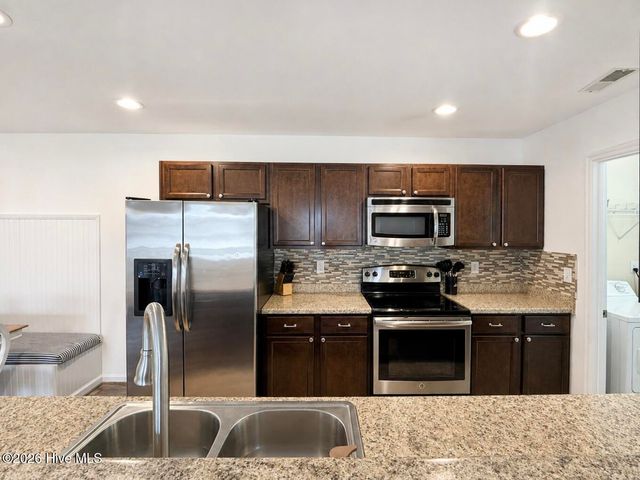 112a James Avenue, Surf City, NC 28445
