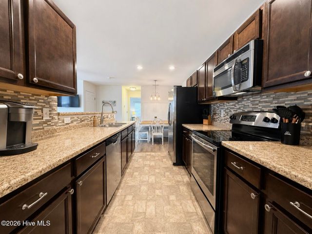 112a James Avenue, Surf City, NC 28445