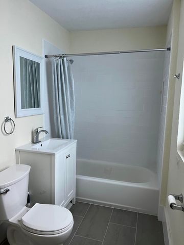 414 33RD Street 101, West Palm Beach, FL 33407