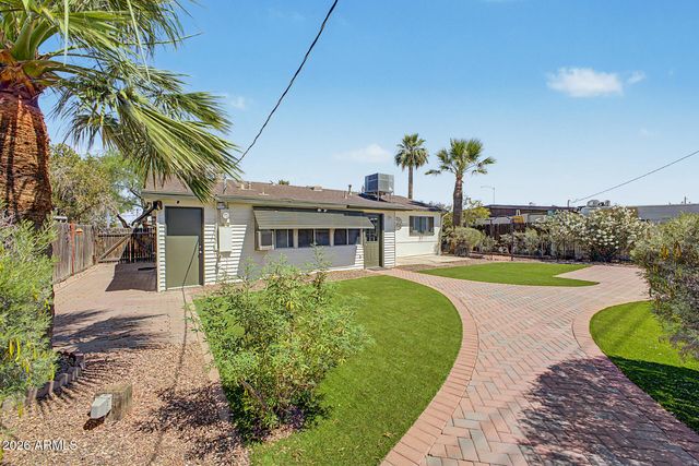 1725 W Pepper Place, Mesa, AZ 85201