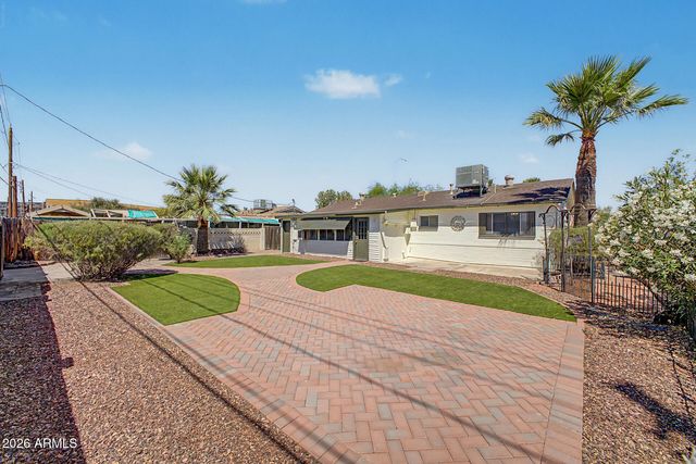 1725 W Pepper Place, Mesa, AZ 85201