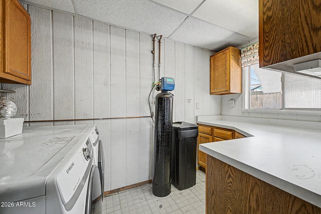 1725 W Pepper Place, Mesa, AZ 85201