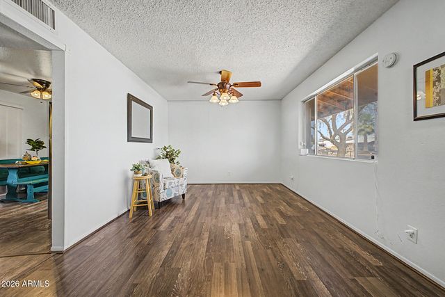 1725 W Pepper Place, Mesa, AZ 85201