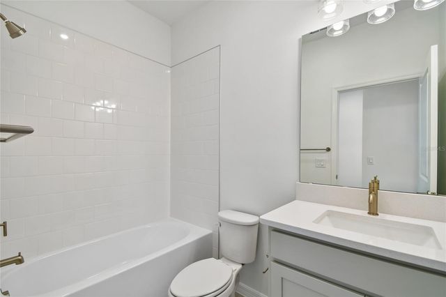 5836 NATIVE OAK STREET, Mount Dora, FL 32757