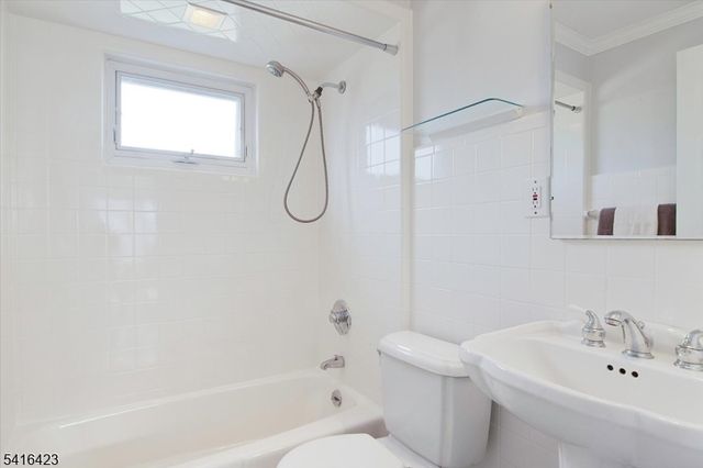 69 S Mountain Ave, Cedar Grove Twp., NJ 07009