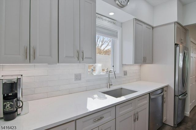 69 S Mountain Ave, Cedar Grove Twp., NJ 07009