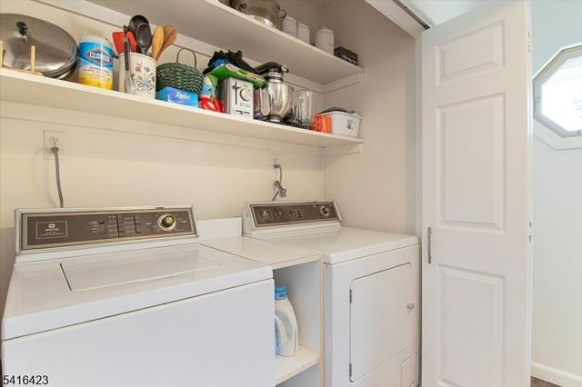 69 S Mountain Ave, Cedar Grove Twp., NJ 07009