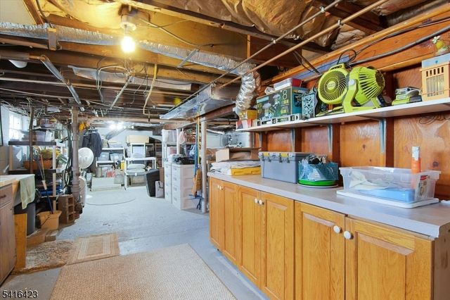 69 S Mountain Ave, Cedar Grove Twp., NJ 07009