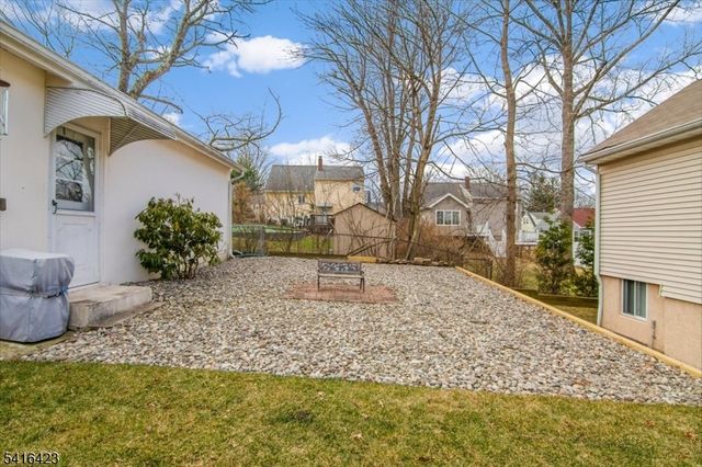 69 S Mountain Ave, Cedar Grove Twp., NJ 07009