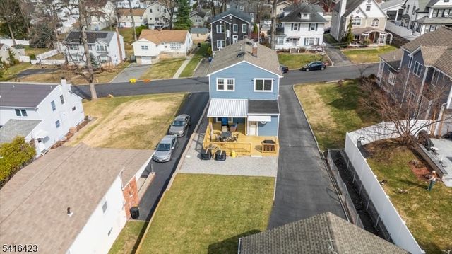 69 S Mountain Ave, Cedar Grove Twp., NJ 07009