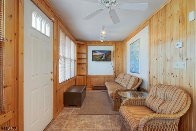 69 S Mountain Ave, Cedar Grove Twp., NJ 07009