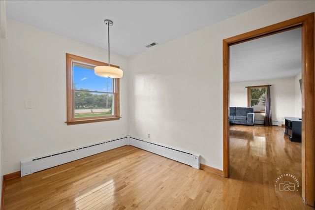 605 W Fabyan Parkway, Geneva, IL 60134