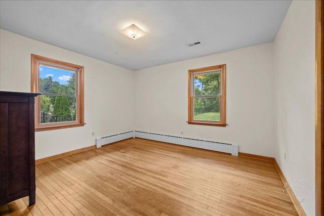 605 W Fabyan Parkway, Geneva, IL 60134