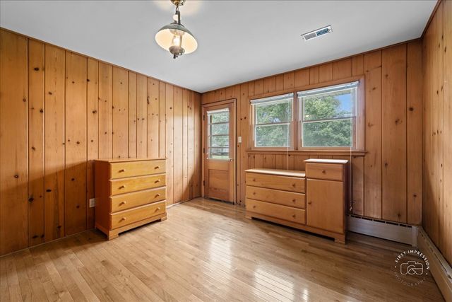 605 W Fabyan Parkway, Geneva, IL 60134