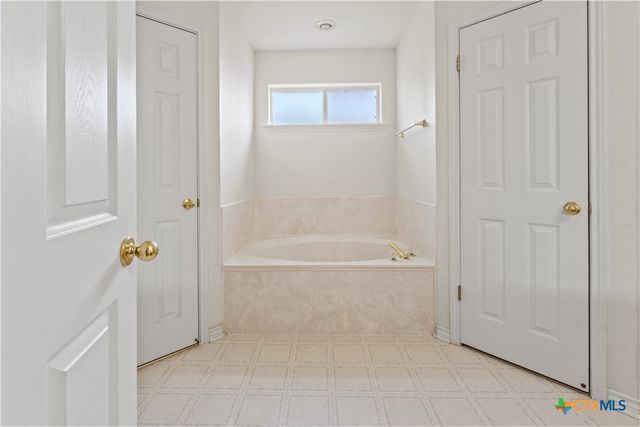 1101 Salado Oaks Drive, Salado, TX 76571