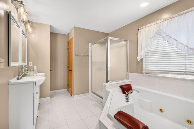 6487 Hilliard Drive, Canal Winchester, OH 43110