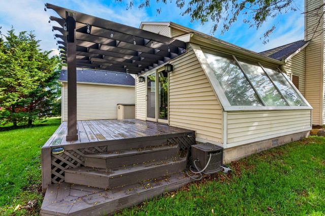 6487 Hilliard Drive, Canal Winchester, OH 43110