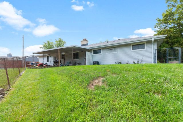 8826 S Patricia BOULEVARD, Oak Creek, WI 53154