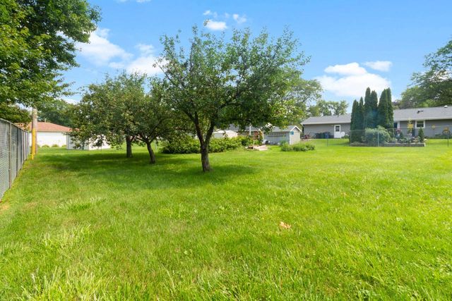 8826 S Patricia BOULEVARD, Oak Creek, WI 53154