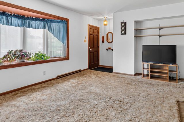 8826 S Patricia BOULEVARD, Oak Creek, WI 53154