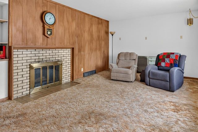 8826 S Patricia BOULEVARD, Oak Creek, WI 53154