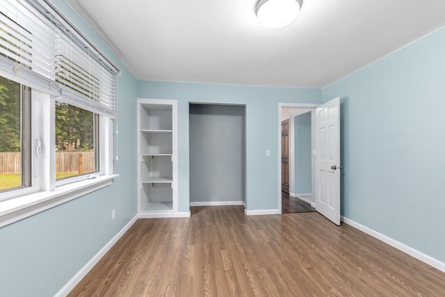 140 W Oak Street, Fruitport, MI 49415