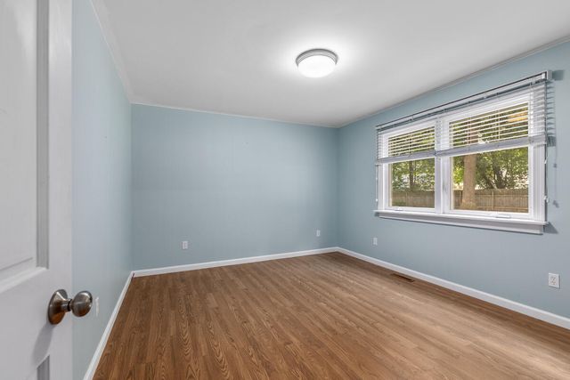 140 W Oak Street, Fruitport, MI 49415