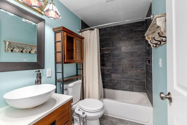 140 W Oak Street, Fruitport, MI 49415