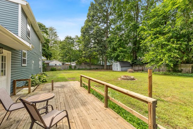 140 W Oak Street, Fruitport, MI 49415