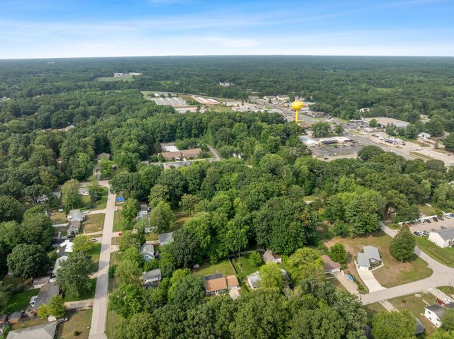140 W Oak Street, Fruitport, MI 49415