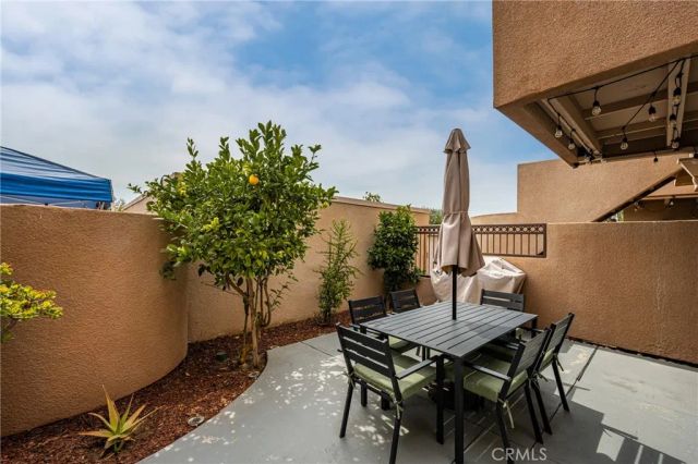 25761 Le Parc 105, Lake Forest, CA 92630