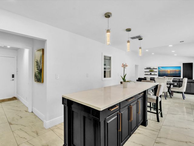 9125 Old Pine Road, Boca Raton, FL 33428