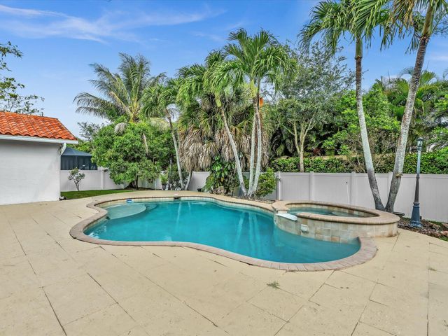 9125 Old Pine Road, Boca Raton, FL 33428