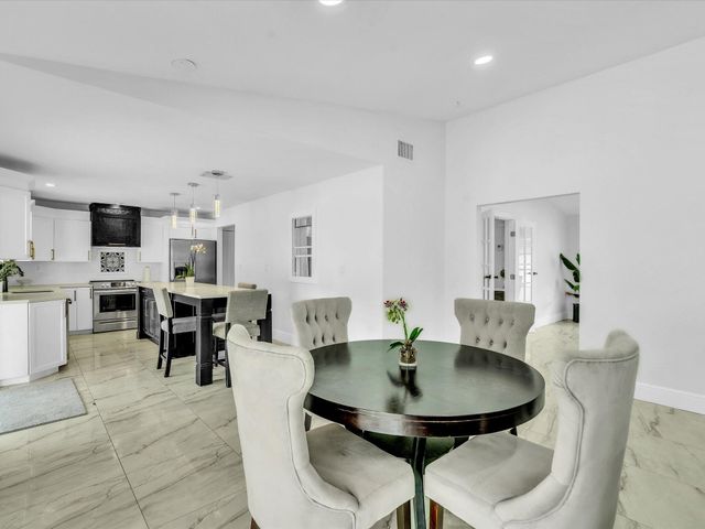 9125 Old Pine Road, Boca Raton, FL 33428