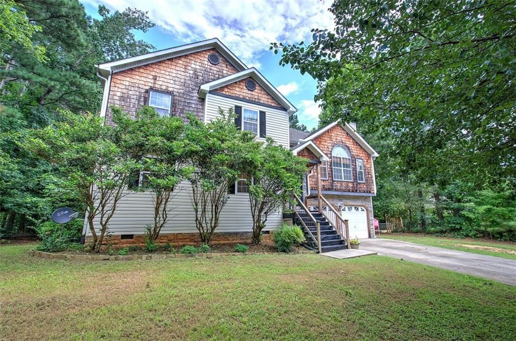 95 GREATWOOD Drive, White, GA 30184