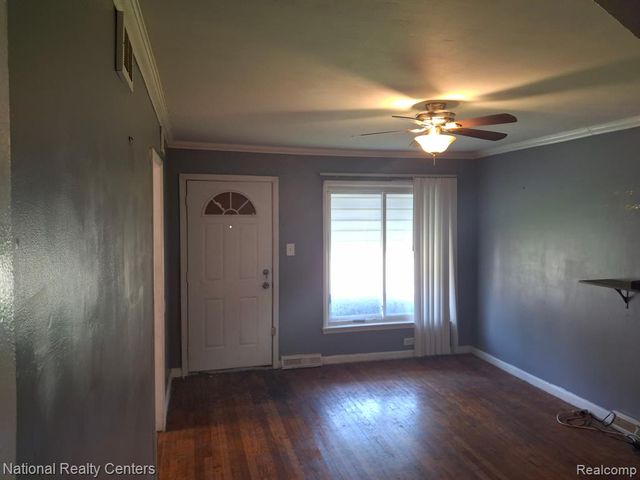 8310 Braile, Detroit, MI 48228