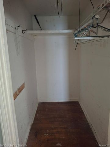 8310 Braile, Detroit, MI 48228