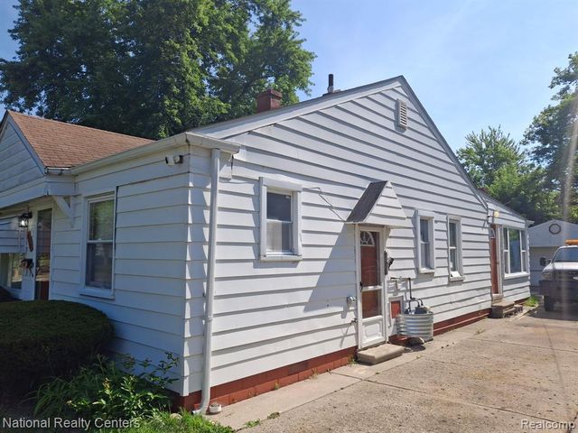 8310 Braile, Detroit, MI 48228