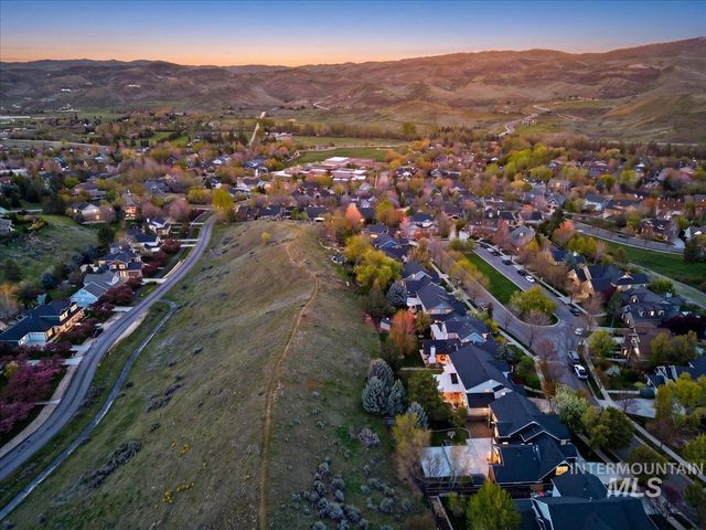 12935 N Schicks Ridge Rd, Boise, ID 83714