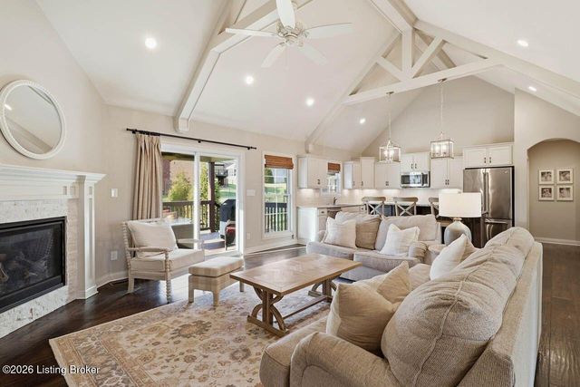 4925 Carriage Pass Pl, Louisville, KY 40299